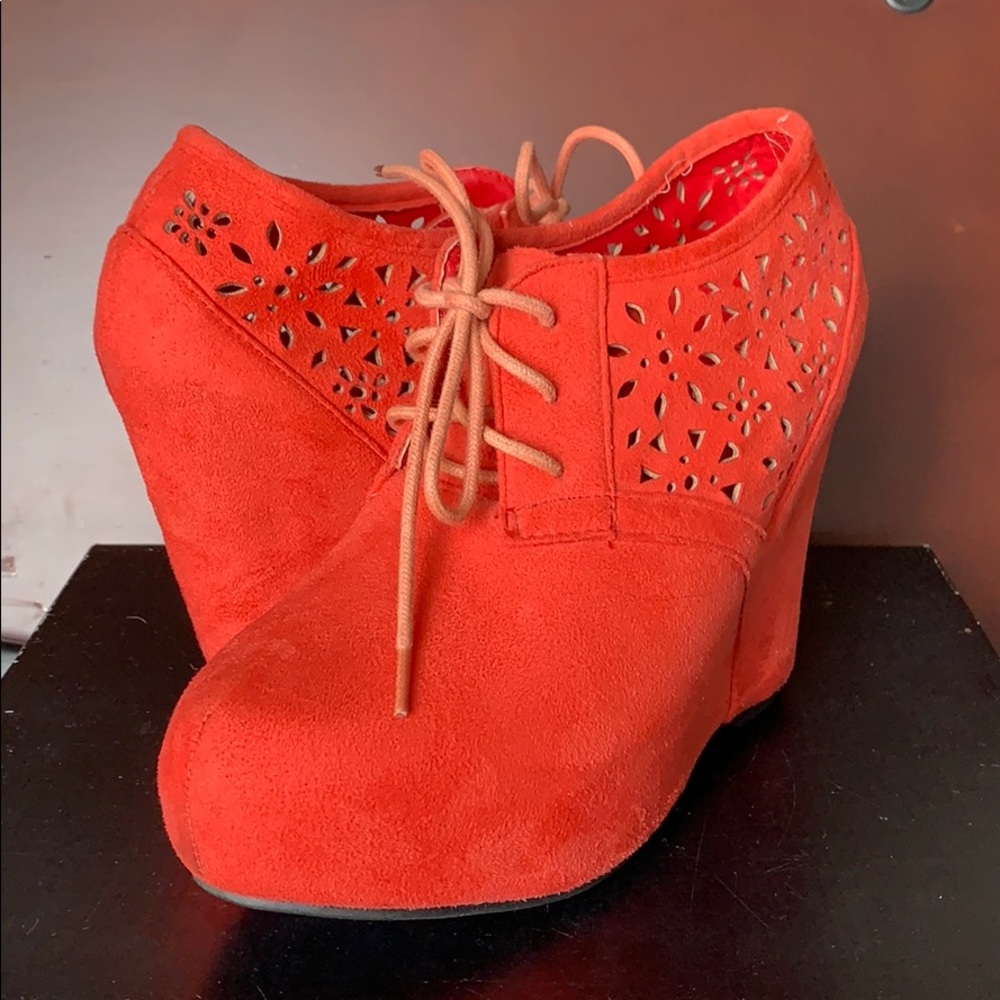 Bright coral/pink booties